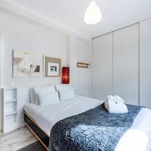 Apartment Im On Charming, Lagos